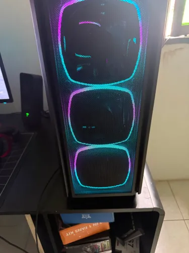 Pc Gamer High End AM5/ 7800x3D/ 9070 XT 16 GB/ 32GB 