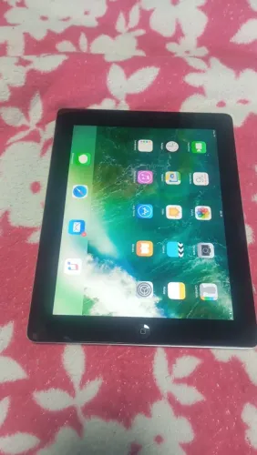 Vendo iPad Apple 16 g geração quarta modelo MD 510 ,sem detalhes nem arranhão