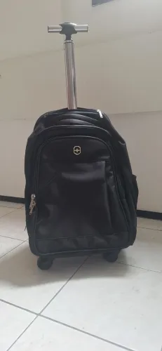 Mochila zerada,impermeável,rodízios,puxador embutido,20kgs resistência 