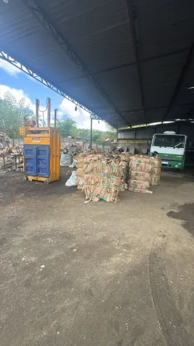 Prensa enfardadeira