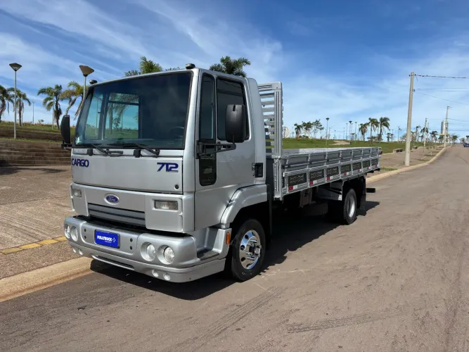 FORD CARGO 712 graneleiro