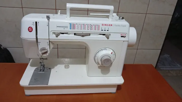 Maquina de costura singer