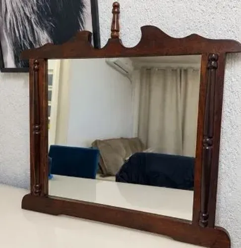 Espelho Antigo de Madeira - 70 x 75 cm