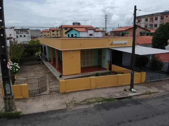 Casa com 3 dormitórios à venda, 197 m² por R$ 1.200.000,00 - Monte Castelo - Fortaleza/CE