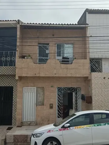 Casa Solta em 2 Pavimentos no Bairro Novo Paraíso