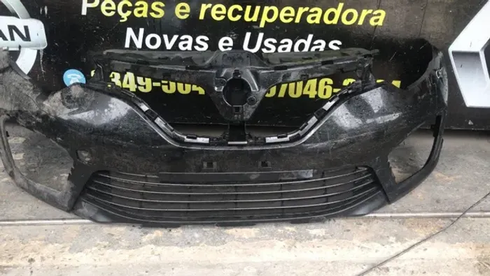 Capa do Parachoque Dianteiro  Renault Captur Preta