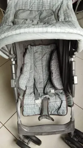 Vendo carrinho de passeio para bebê