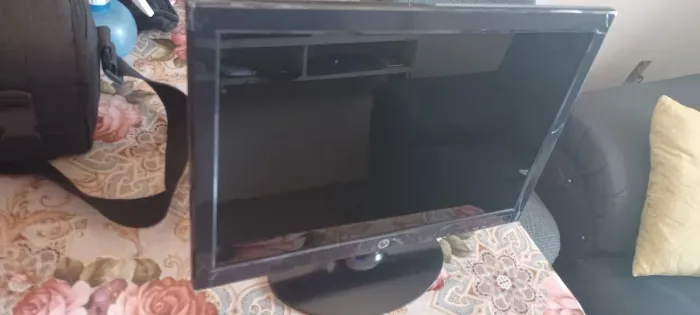Monitor 15 pol led novo 