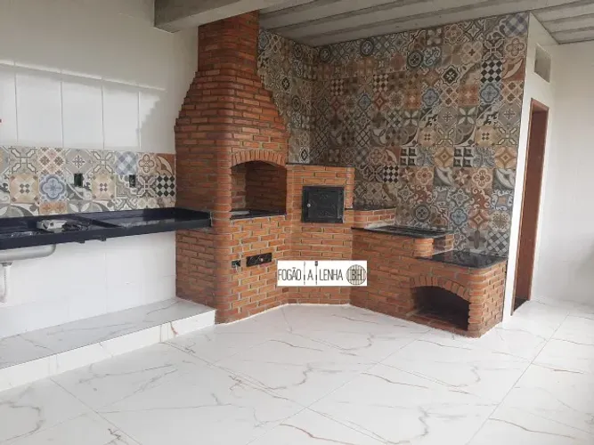 Fogão a Lenha com Forno Esquinado e Churrasqueira de Alvenaria
