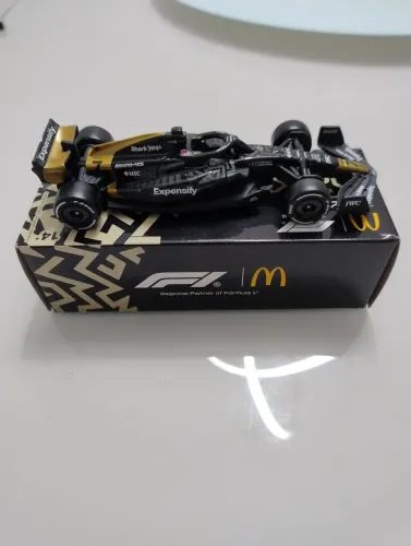 Miniatura Carro Fórmula 1 McDonald's