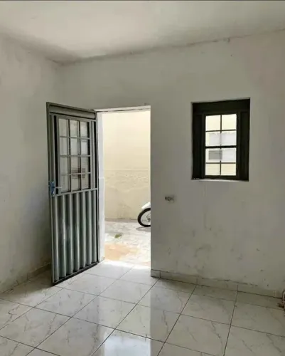 Casa em Samambaia (entr + parc)