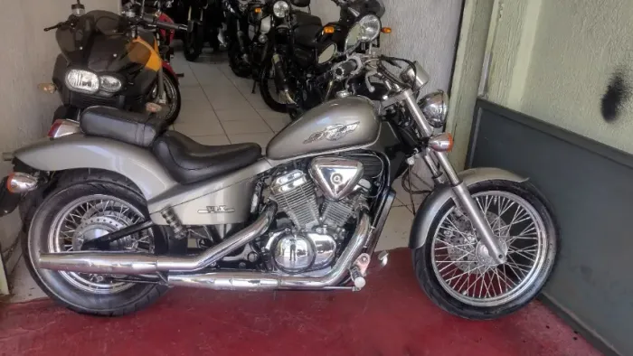 HONDA VT SHADOW 600cc 2001 PRATA  COM  70.000KM ORIGINAIS E COM GARANTIA TOTAL