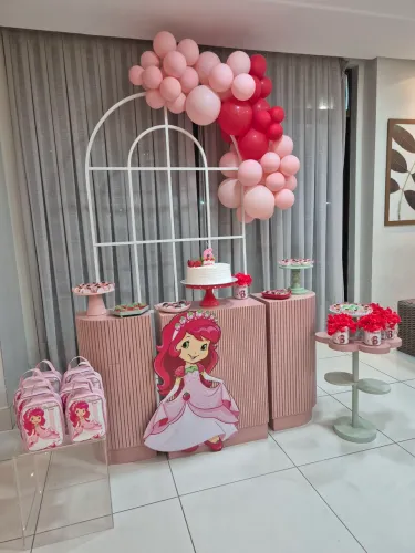 Display Moranguinho Princesa para Decoração Festa Infantil Moranguinho 80cm