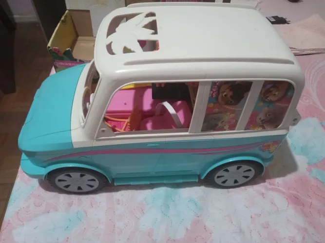 Trailer Barbie Em busca dos Cachorrinhos Semi-novo van carro