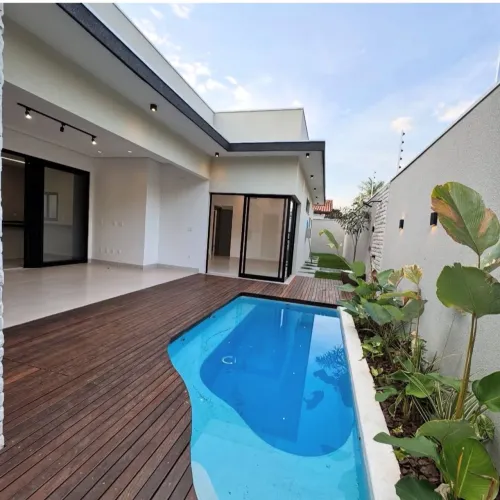 Casa nova 4 suítes no centro de Palmaa