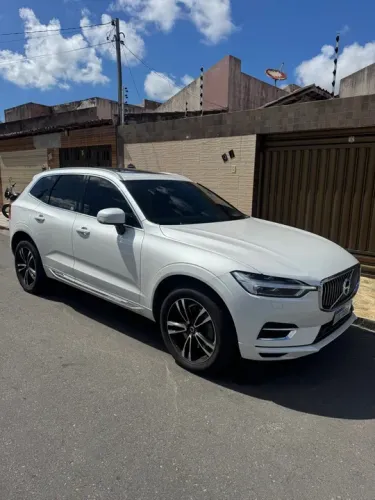 VOLVO XC60 T8 MOMENTUM HÍBRIDO 
