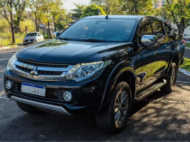 Mitsubishi L200 2.4 16V Turbo Diesel Sport GL CD 4P 4X4 Manual 2019