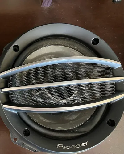 2 pares de auto falantes Pioneer 350w com 1 mês de uso