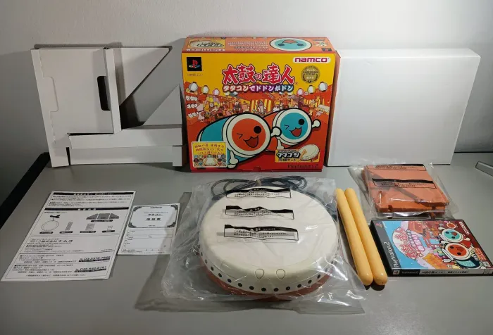 Tambor Taiko no Tatsujin: Tatakon de Dodon ga Don Drum Sony PlayStation 2 ps2 Namco play 2