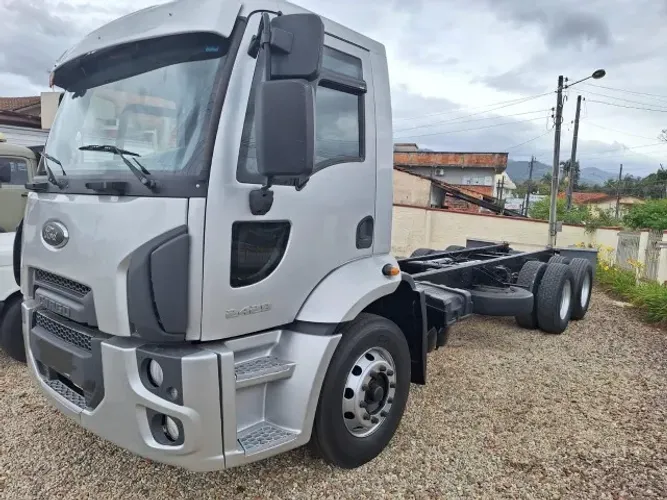 Ford 2429 6x2 2013