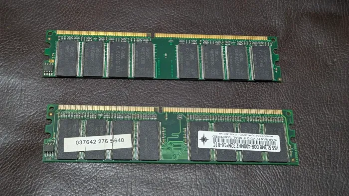 Kit Memória RAM DDR1 1GB (2x 512MB) 400MHz PC3200 - PC Antigo / Retro