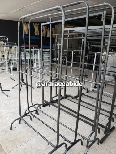 Arara de roupa de chão nova e resistente 