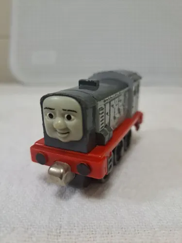 Trem Thomas e Seus Amigos - Dennis