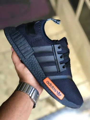 Tênis Adidas NMD - Preto com Detalhes Laranja
