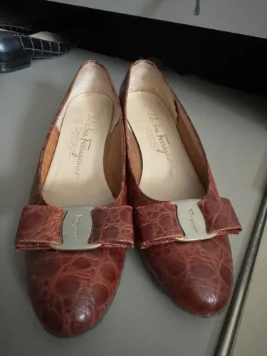 Salvatore Ferragamo sapato couro