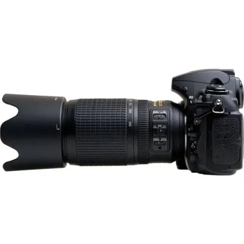 Câmera fotográfica digital profissional Nikon D3000 com lente extra 300mm