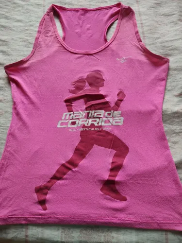 Blusa de treinar + bolsa.