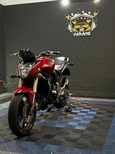 Hornet CB600F Moto zerada só rodou em estrada, não é de vila, só transferir e ser feliz