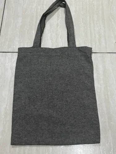 Ecobag cinza da Aramis sustentável
