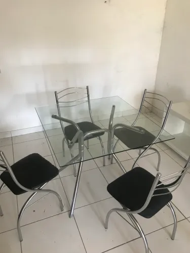 Mesa de jantar 4 lugares (Pra vender logo)