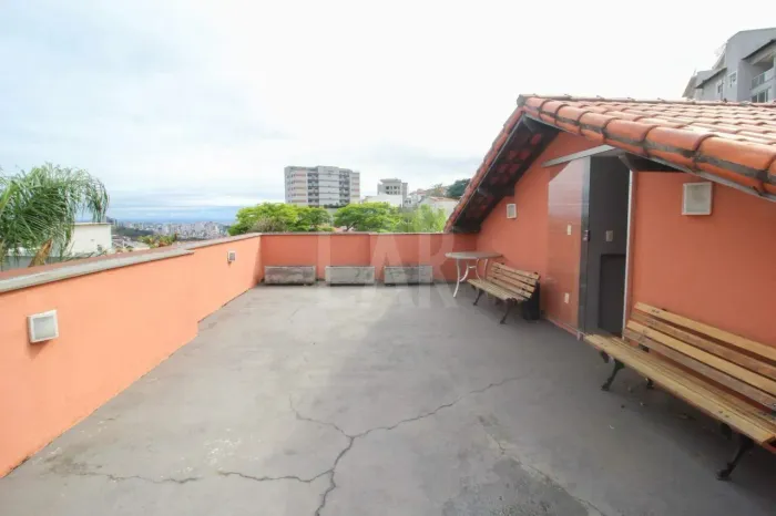 Casa à venda, 8 quartos, 2 suítes, 2 vagas, Santa Lúcia - Belo Horizonte/MG