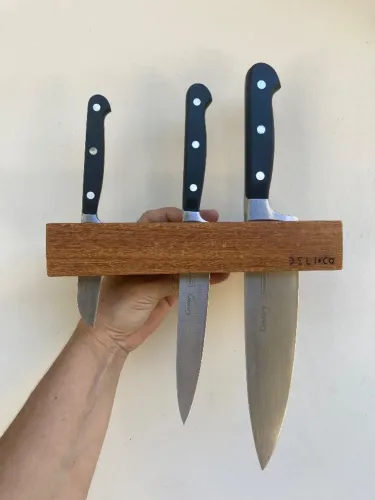 Suporte de Parede para Facas.