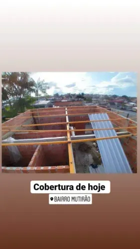 Cobertura de telhado em construção