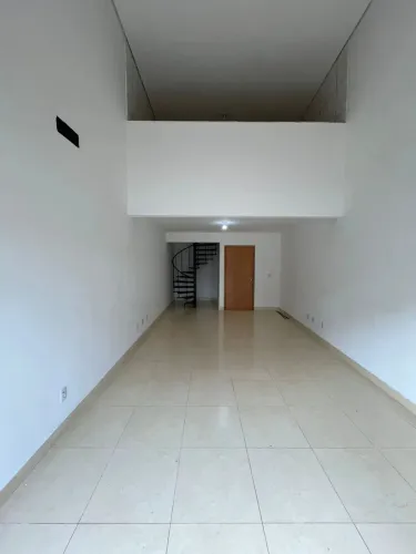 Sala Comercial de esquina -Avenida Carrinho Cunha