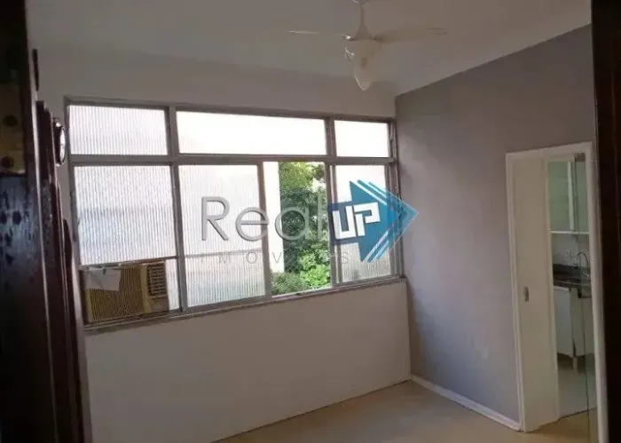 Quarto e Sala em Copacabana