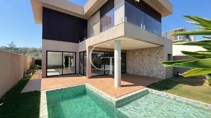 Casa para Locação com Suítes no Condomínio Villas do Golfe