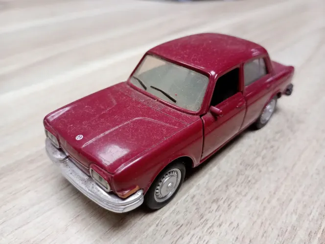 Zé da caixão Miniatura Volkswagen Variant - Colecionador