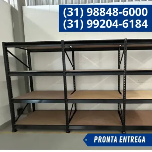 Prateleiras para estoque