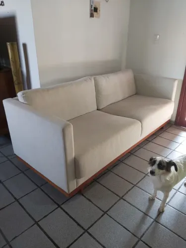 Sofá 3 lugares em linho