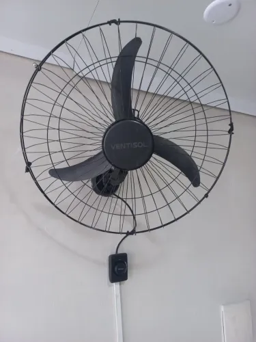 Ventilador de parede Ventilador semi novo apenas 5 meses de uso