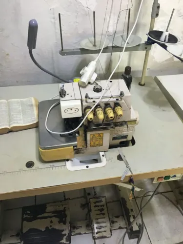 Vendo 3 máquinas de costurar todas em perfeito estado 