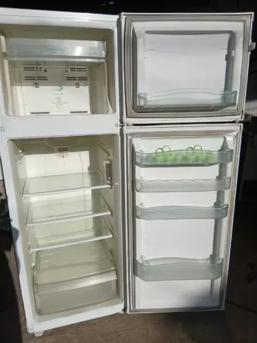 VENDO GELADEIRAS FROST FREE.