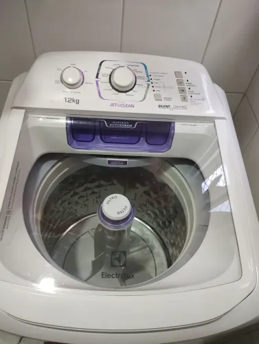 Máquina de Lavar Electrolux 12kg Branca Turbo Economia com Jet&Clean e Filtro Fiapos