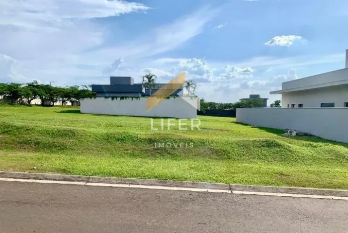 LOTE À VENDA NO TAMBORÉ JAGUARIÚNA