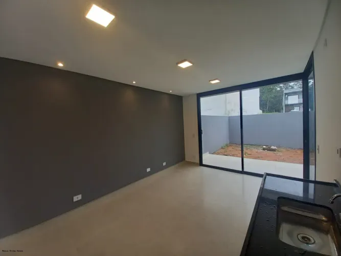 CASA À VENDA NO CONDOMÍNIO TERRA NOBRE REGIÃO DA GRANJA VIANA