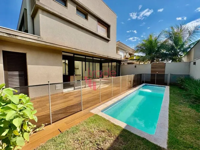 Casa em Condomínio Fechado para Alugar de 04 Quartos sendo todas Suítes no Bairro Recreio